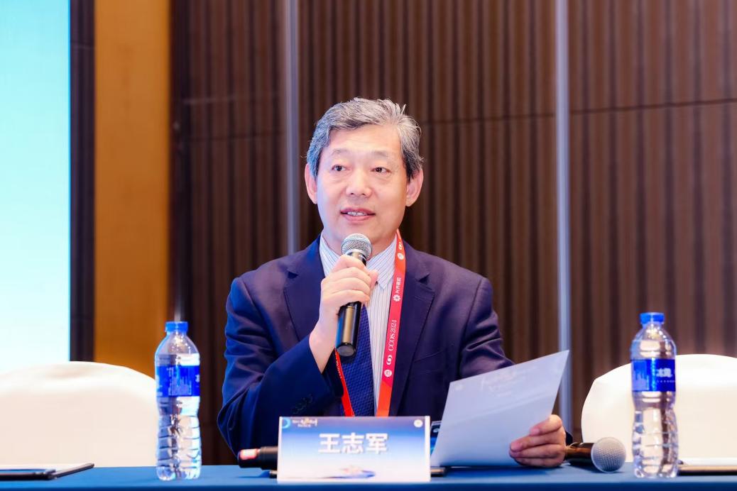 王志军：眼底禁区书写传奇的“刀尖舞者”