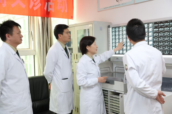 李朝霞：肿瘤战场的“生命灯塔”
