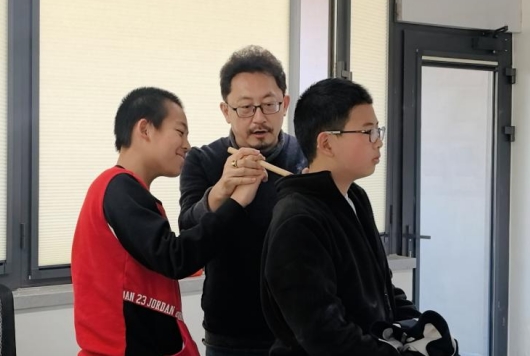 手测热图，脑连古今：这堂课让文化自信与科学精神同频生长