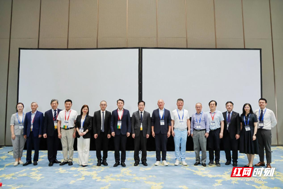 爱尔眼科CCOS 2025专题会擘画眼科人才发展新蓝图